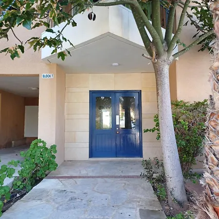 Apartment Kings Palace - Spacious 2-bed With Sea Views And Large Patio *